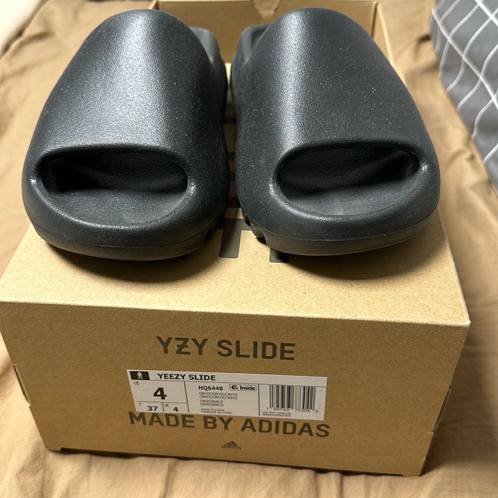 Yeezy Slide